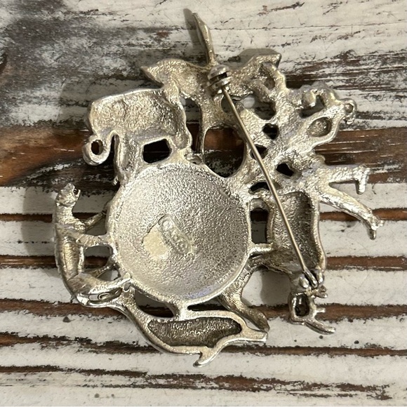 AJC Vintage Brooch Multiple Animals Around the World Earth Planet Silver Tone - Picture 5 of 9